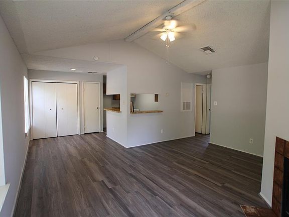 2nd image of 5422 Farley Dr #B