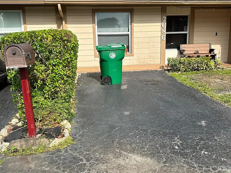 2086 SW 71st Way — Photo 1