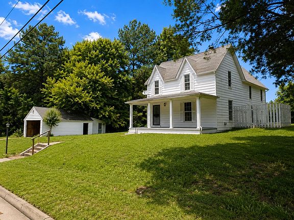 5th image of 1031 Macdonald Rd