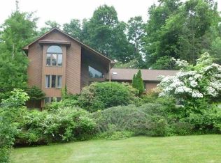 6 Red Oak Ln, Fishkill, NY 12524