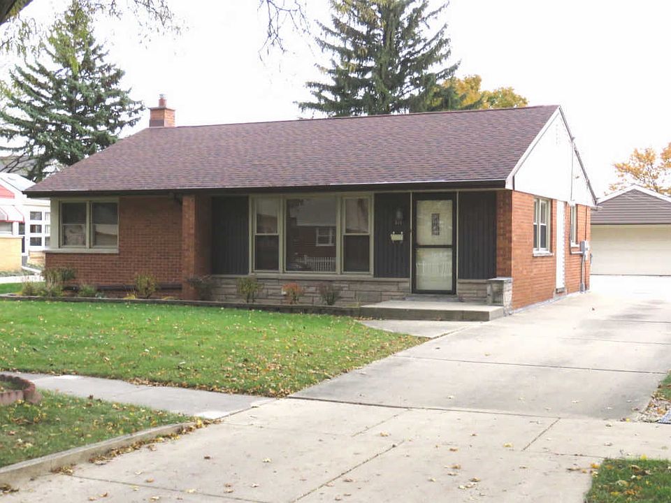 1st image of 781 E Lincoln Ave