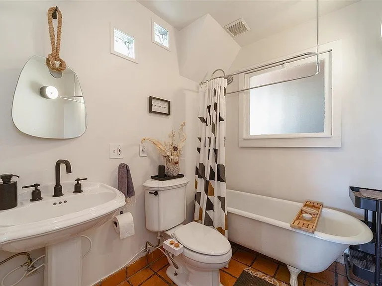 3061 Frye St — Photo 16