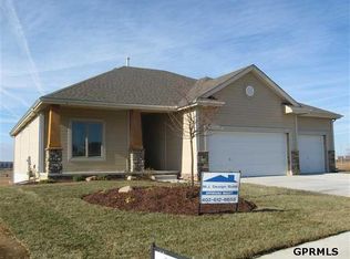 10051 Quail Dr, La Vista, NE 68128