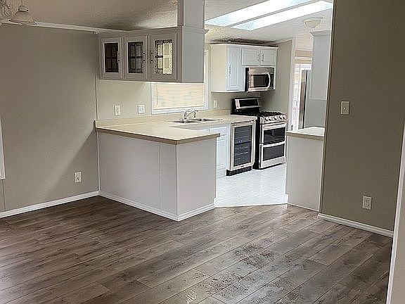 4th image of 609 Valene Dr