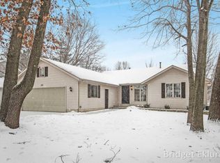 2531 Golfbury Dr SW, Wyoming, MI 49519