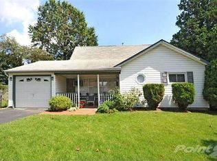 14 Cactus Rd, Levittown, PA 19057