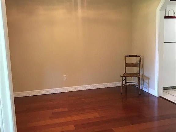 3rd image of 1247 Walnut Dr