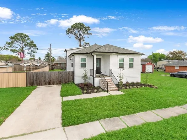 8901 Livingston Ave, Chalmette, LA 70043