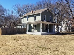 203 N Oak St, Whitewater, KS 67154
