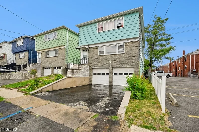 3 bed, 2.0 bath, $2,350 — Photo 2