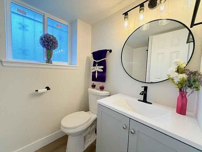 4770 Newton Dr — Photo 25