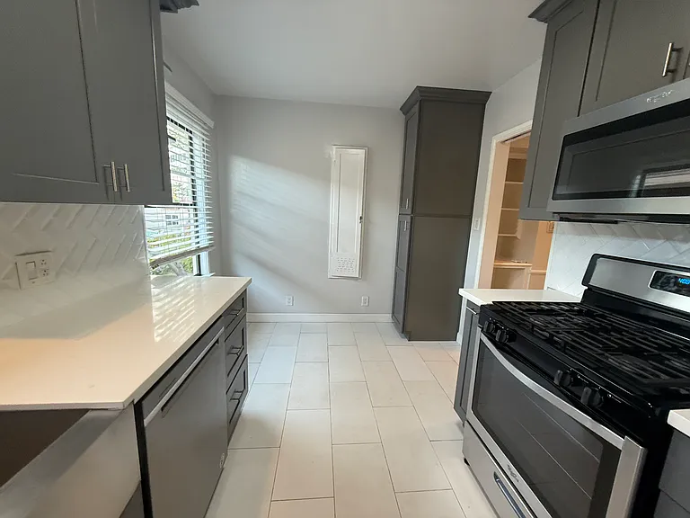 1222 McClellan Dr #6 — Photo 7