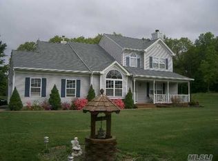 10 Red Oak Ct, Baiting Hollow, NY 11933