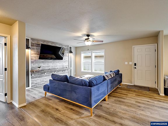 5th image of 11633 Warbler Ln NE
