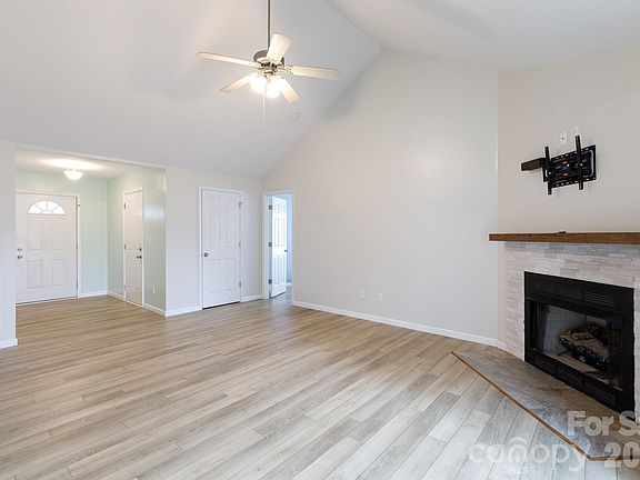 3rd image of 801 Painted Lady Ct