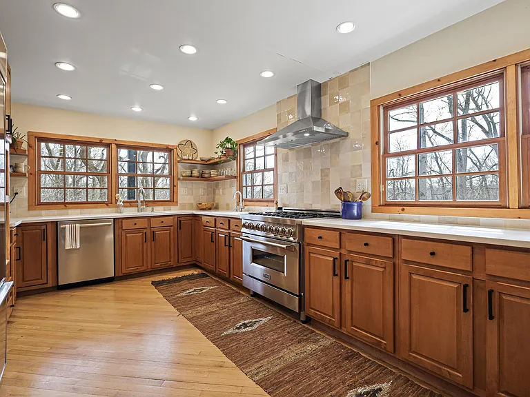 13915 Piscataway Dr — Photo 17