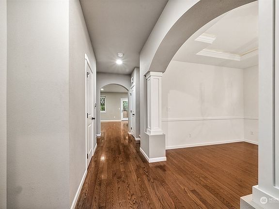 3rd image of 14129 Parkview Drive E