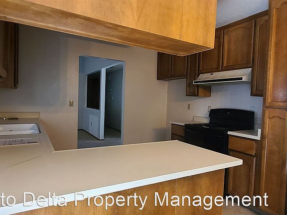 3rd image of 448 Little River Way
