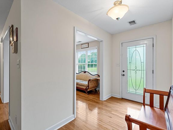 5th image of 1823 Patricia Dr