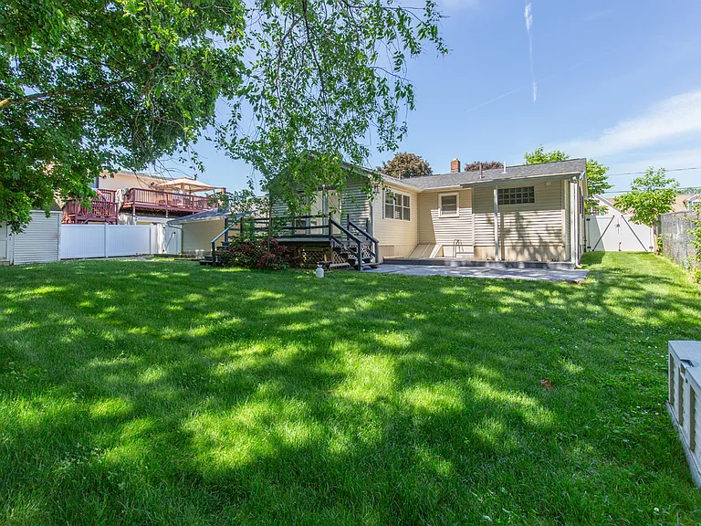 33 Raven St — Photo 18