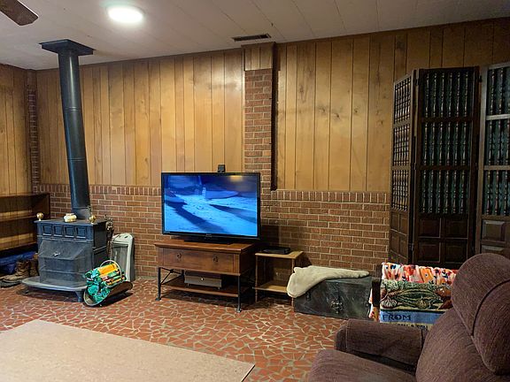 5th image of 308 Longley Ln