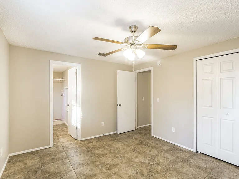8244 Yolanda Ct — Photo 18