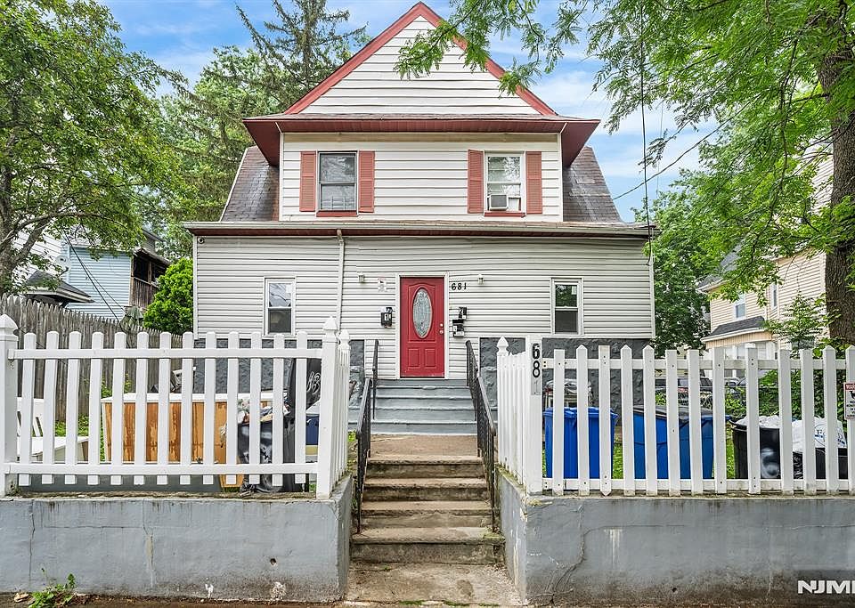 1st image of 683 E 28th Street