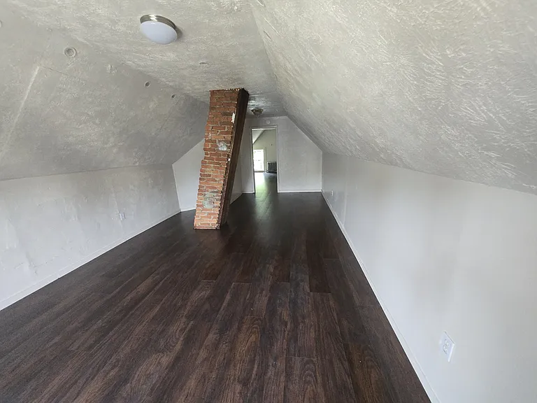 407 N Webster Ave — Photo 22