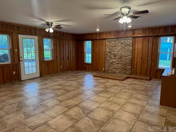 3rd image of 102 Meadowview Pl
