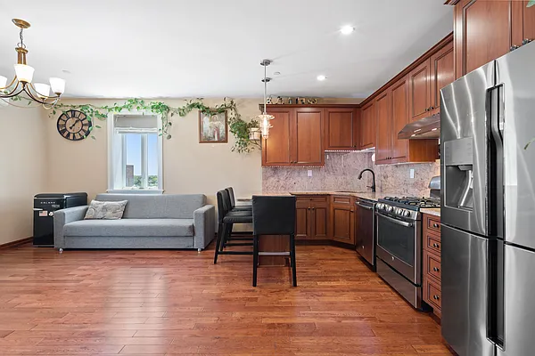 Sold by Ilite Realty Inc | media 3