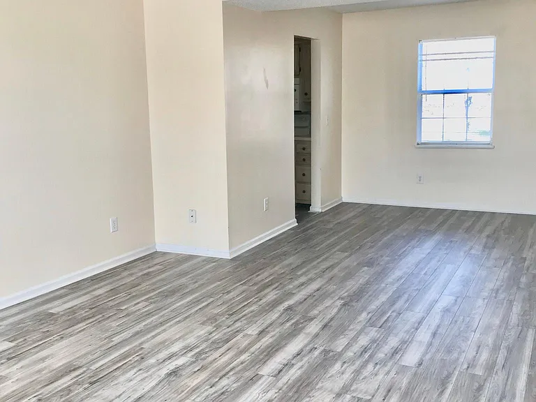 157 Bridleridge Rd — Photo 3