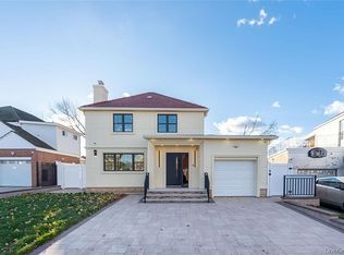 7662 174th St, Fresh Meadows, NY 11366