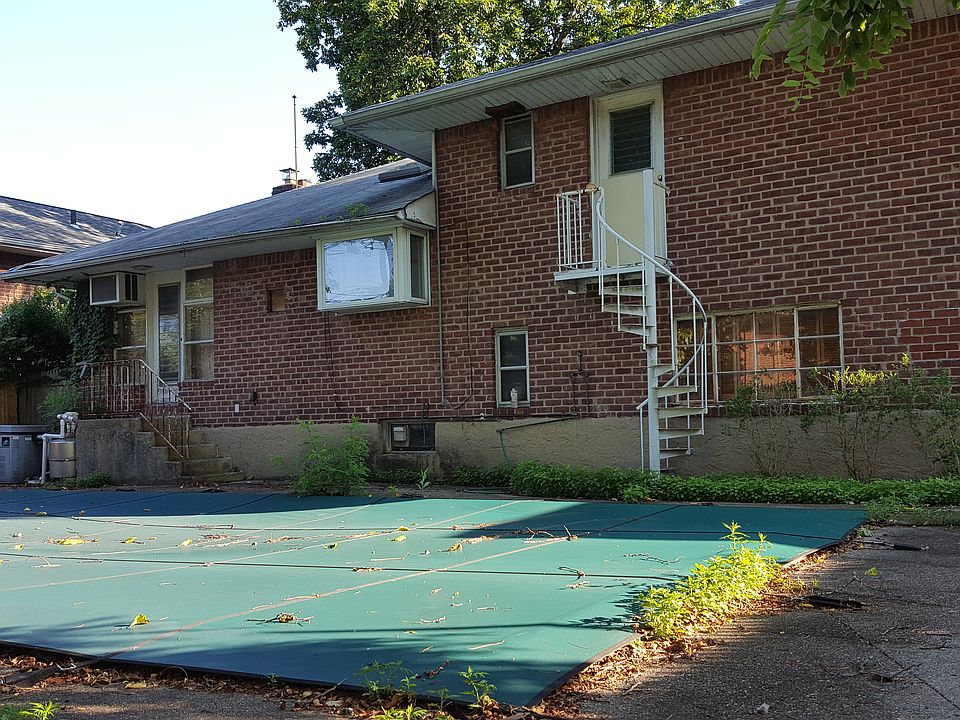 2nd image of 84 Marcus Ave