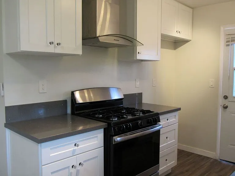 13825 Vanowen St #12 — Photo 6