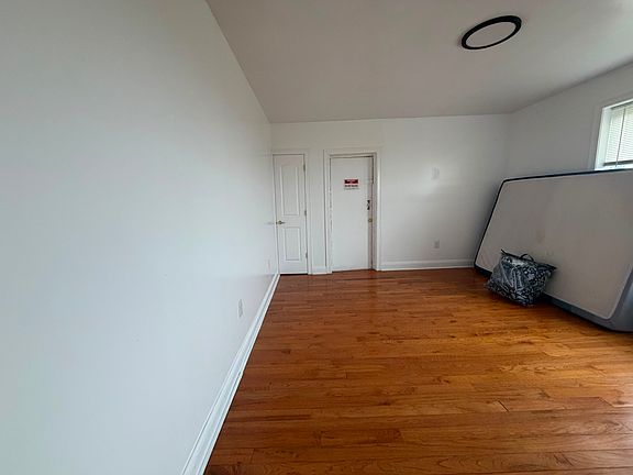 5th image of 500 Garfield Ave APT 3A