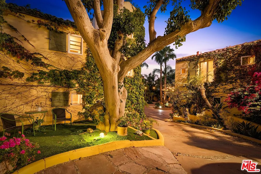 7 bed, 7.0 bath, 5032 sqft, $150,000 — Photo 2