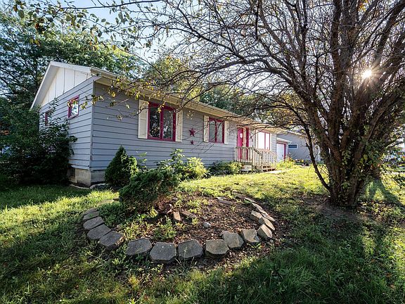 2nd image of 565 River Bluff Dr
