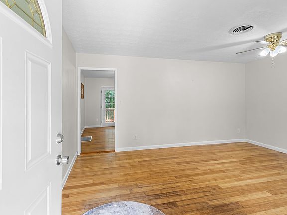 4th image of 108 Katye Ct