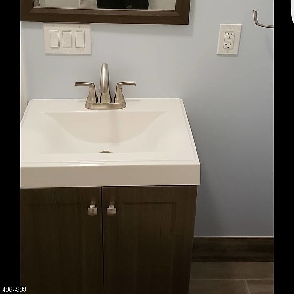 2nd image of 183 Pierson St #2