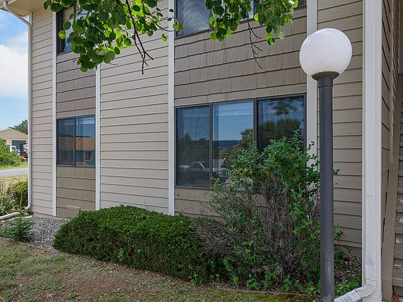 3rd image of 630 N Coraline St #8