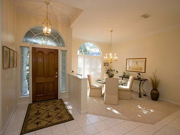 Sunny Foyer and Dining