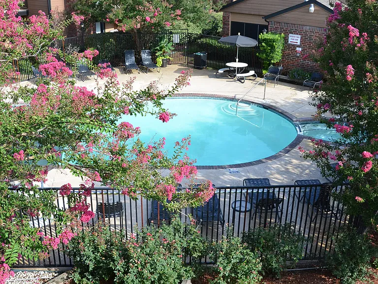 Tanglewood Place — Photo 8