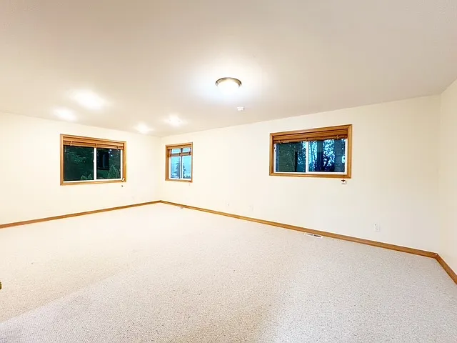 18533 Skog Ct NE — Photo 23