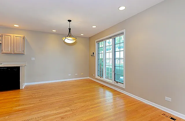 3121 Lake Ave — Photo 8