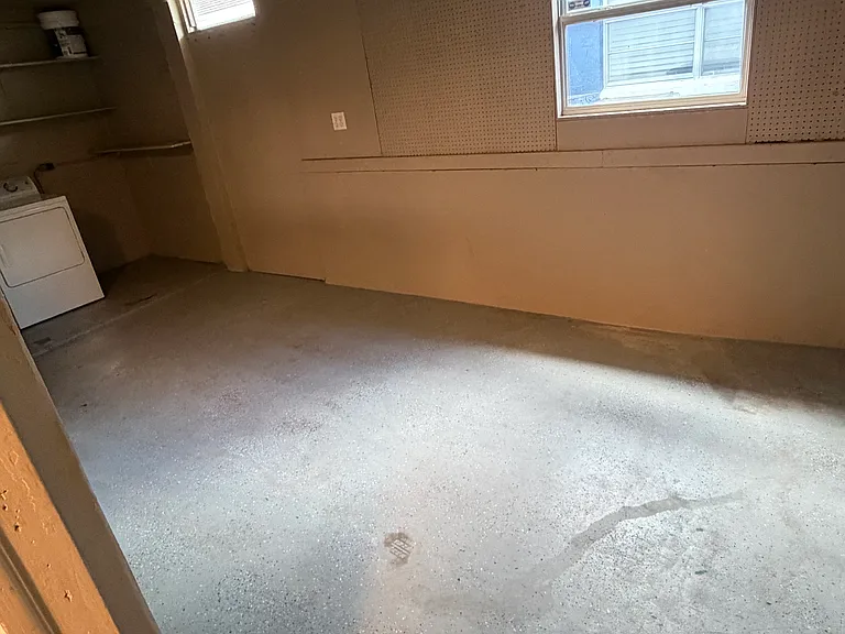 114 E Evans St — Photo 13