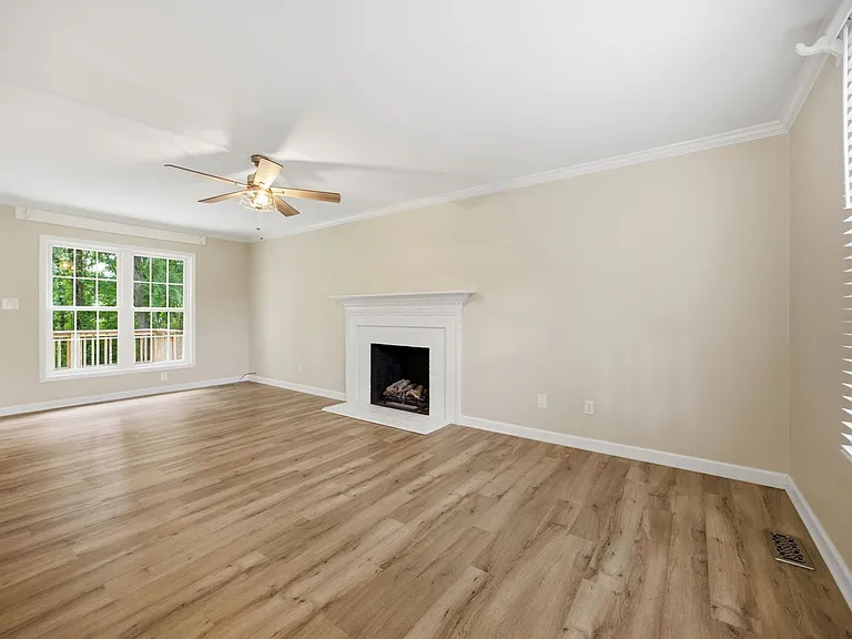 1000 Hornbuckle Ct — Photo 5