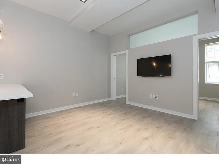 1602 Sansom St #2 — Photo 5