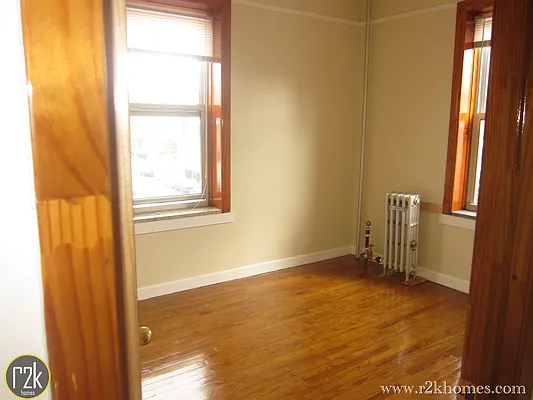 Rented by Realty 2000 Corp | media 6