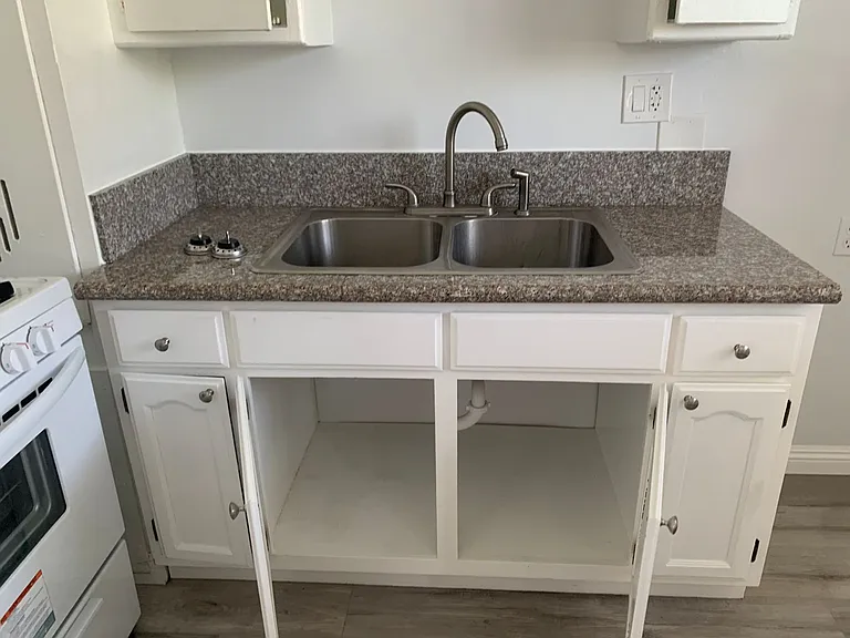 2200 Myrtle Ave — Photo 4