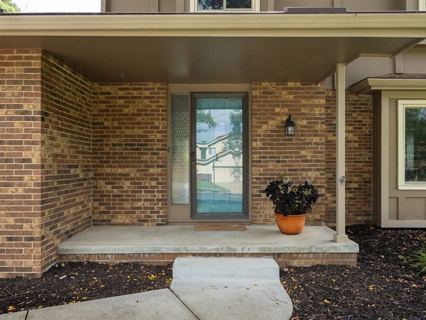 West Omaha Home For Rent — Photo 3